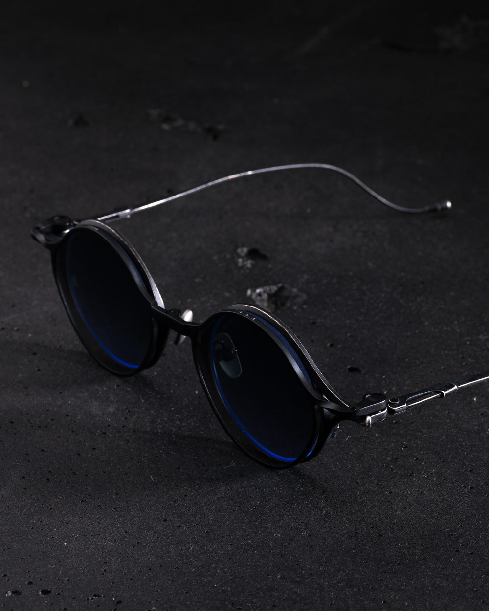 RG1022TVA Antique Black x Black Clip w/ Grey Gradient Lens
