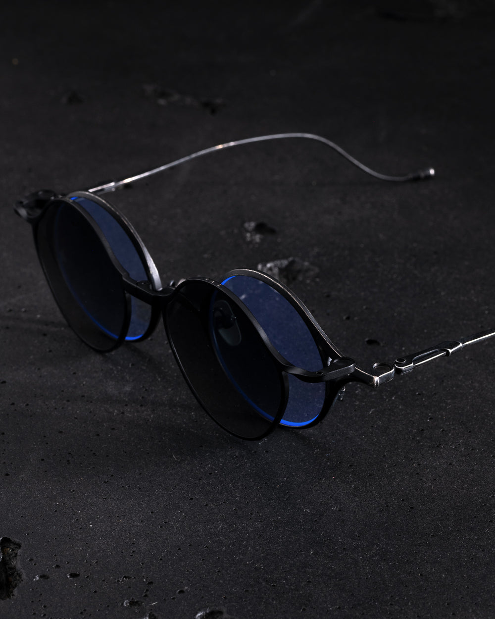 RG1022TVA Antique Black x Black Clip w/ Grey Gradient Lens