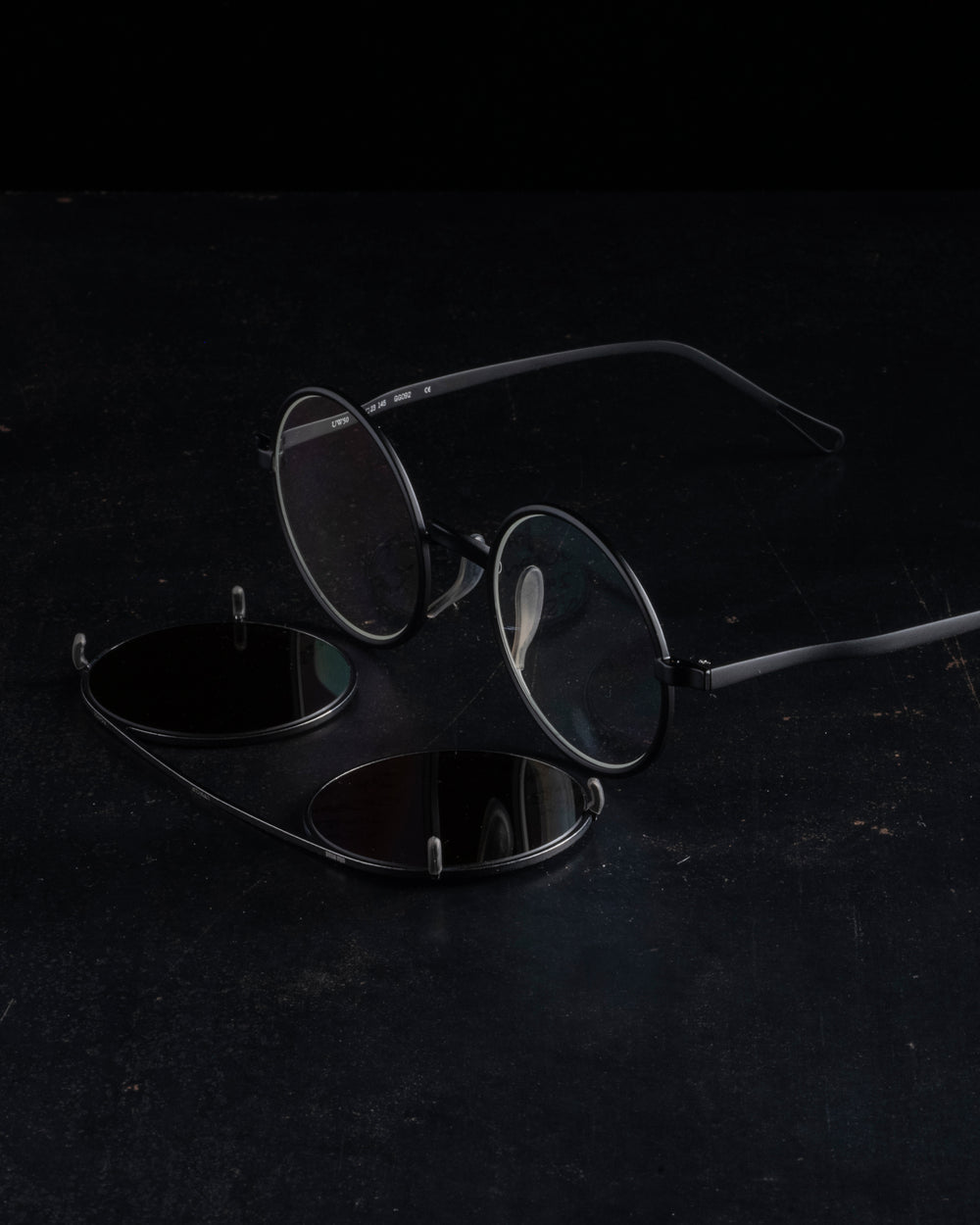 RG00UW50 The Victorian Black x Antique Black Clip w/ Dark Grey Lens Clip