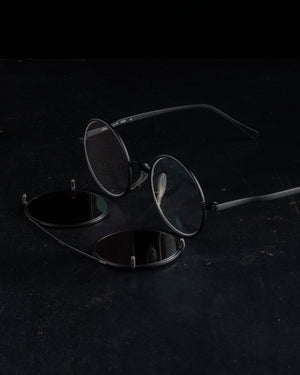 RG00UW50 The Victorian Black x Antique Black Clip w/ Dark Grey Lens Clip