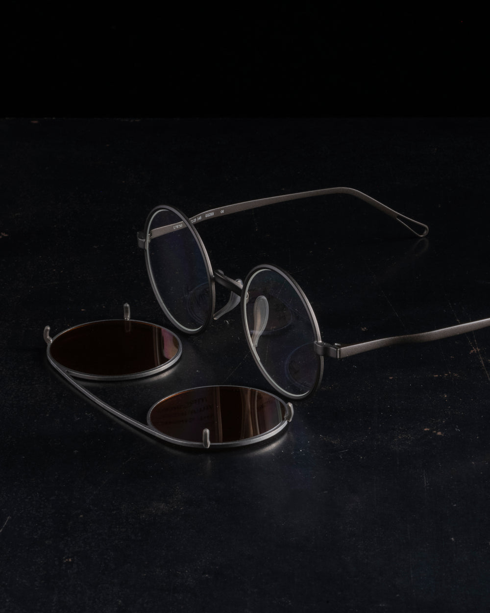 RG00UW50 The Victorian Grey Copper x Titanium w/ Salmon Lens Clip