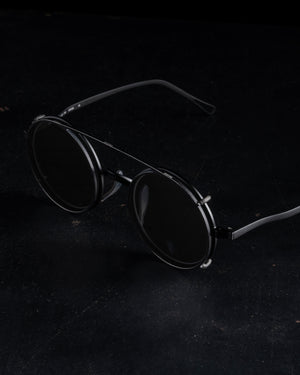 RG00UW50 The Victorian Black x Antique Black Clip w/ Dark Grey Lens Clip