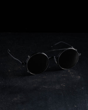 RG00UW50 The Victorian Black x Antique Black Clip w/ Dark Grey Lens Clip