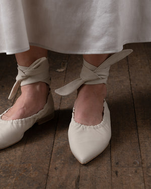 Pointed Lace Ballet Off White