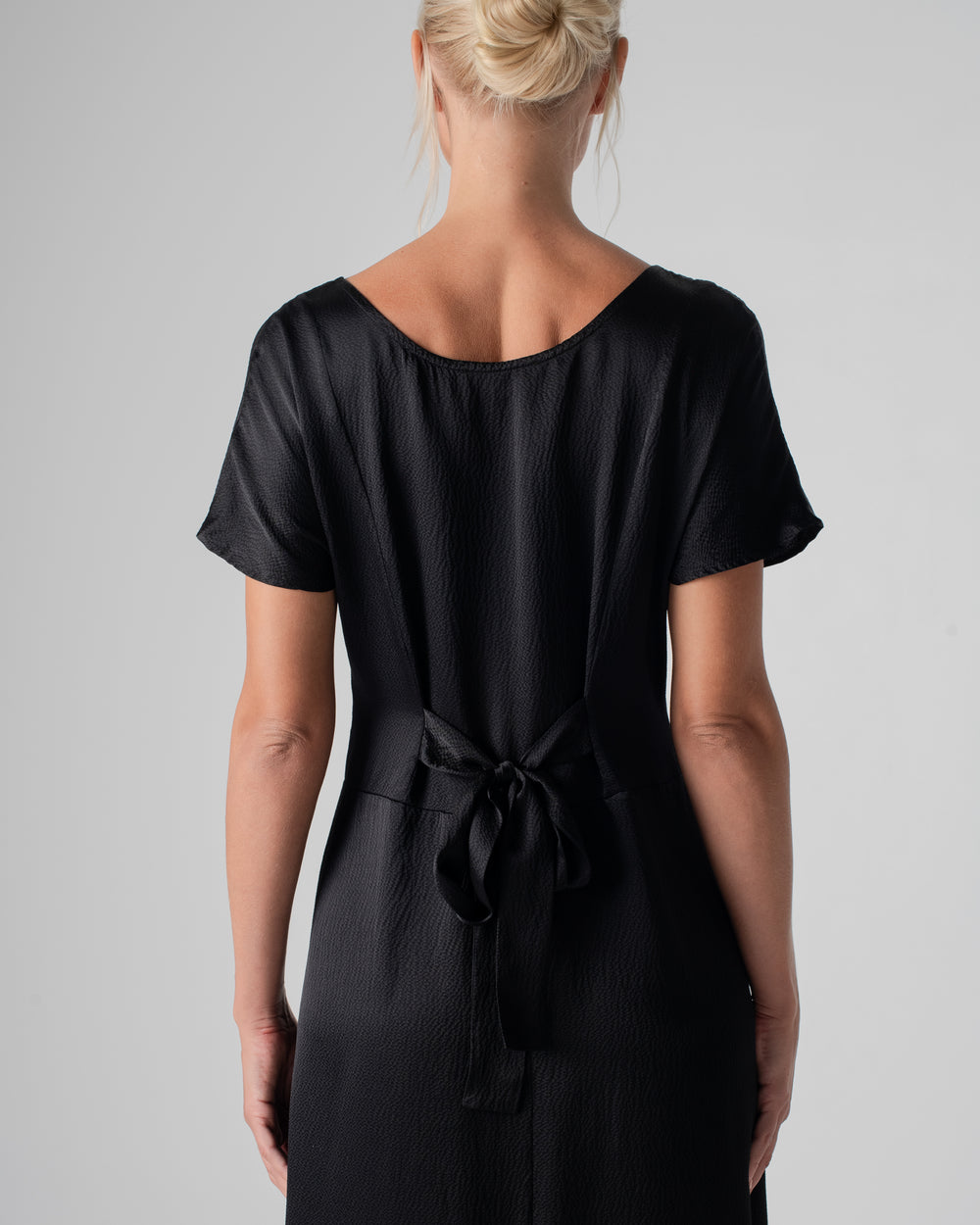 Johanna Tie Dress Hammered Silk Black