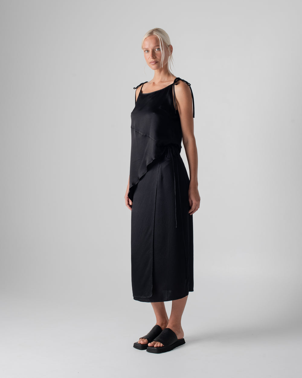 Asymmetrical Tie Tank Hammered Silk Black