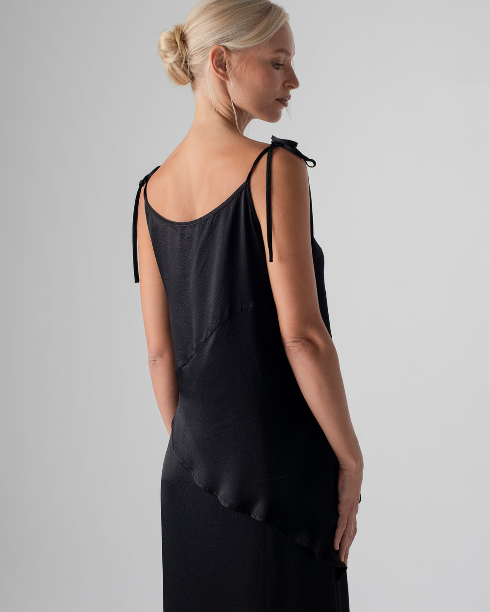 Asymmetrical Tie Tank Hammered Silk Black