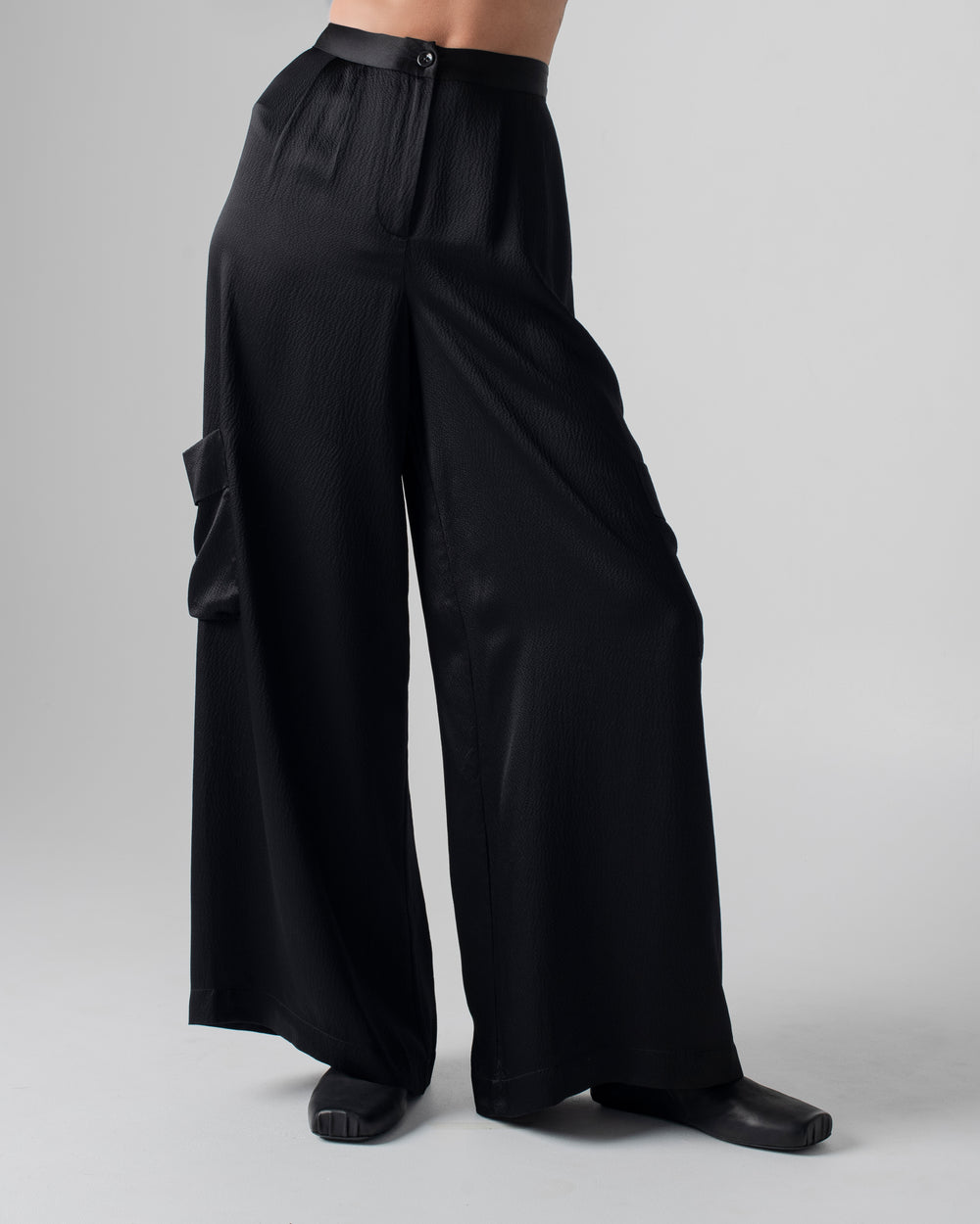 Cargo Trouser Hammered Silk Black