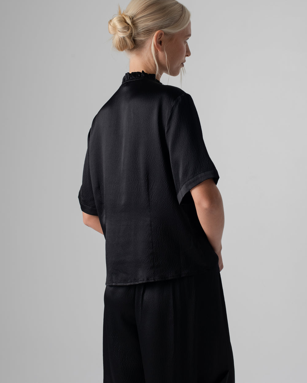Hammered Silk Frill Short Sleeve Shirt Black