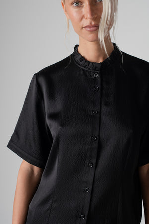 Hammered Silk Frill Short Sleeve Shirt Black