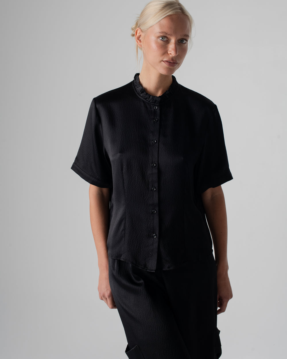 Hammered Silk Frill Short Sleeve Shirt Black