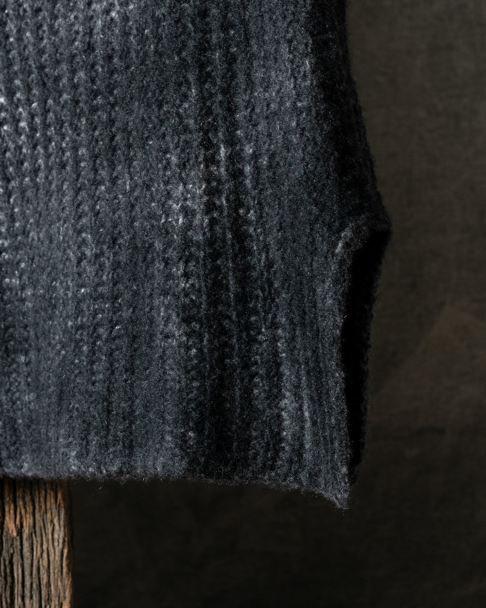 Woman Hand-Painted Corn Cob Stitch High Neck Pullover N/Nero