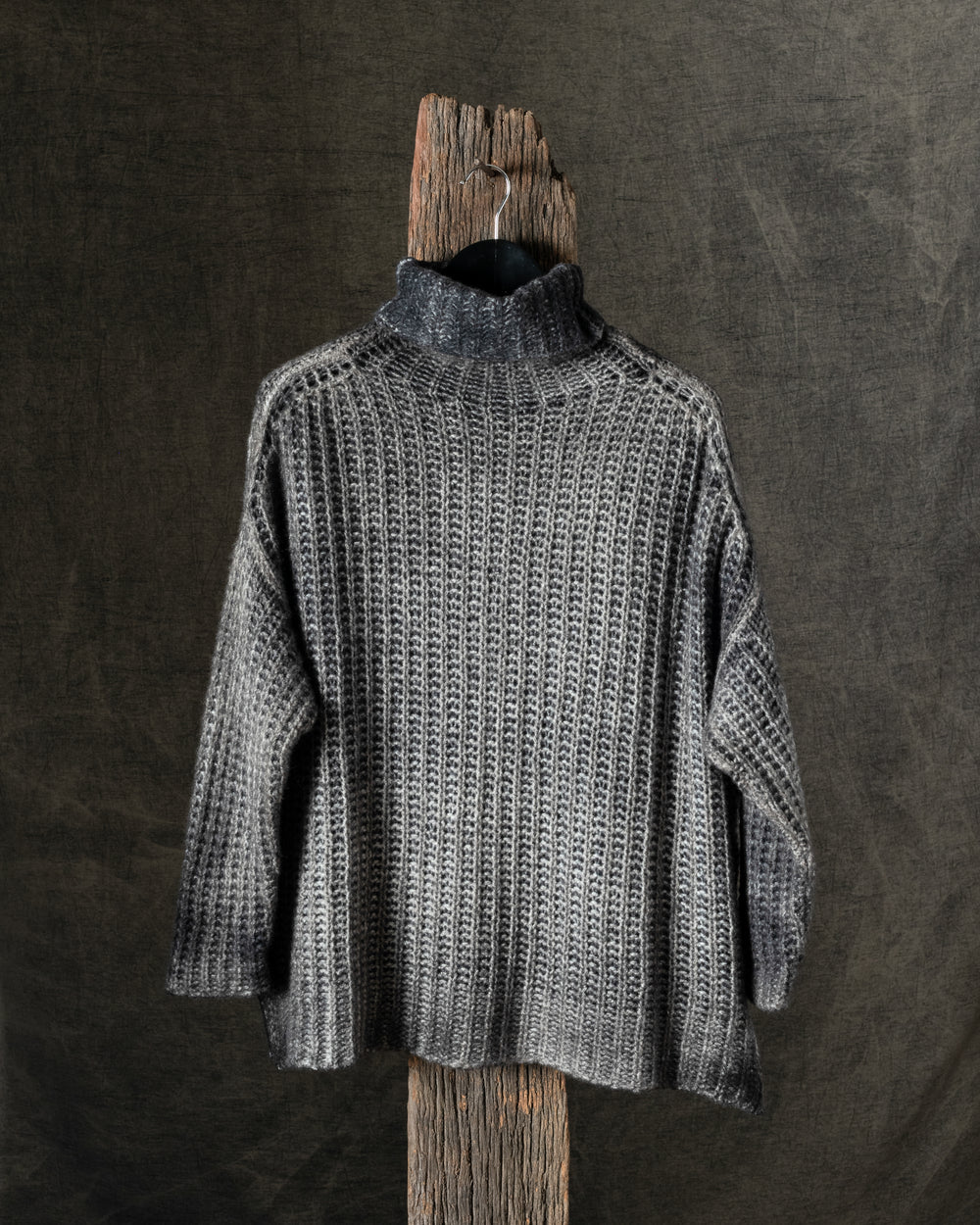 Woman Hand-Painted Corn Cob Stitch High Neck Pullover N/Carruba