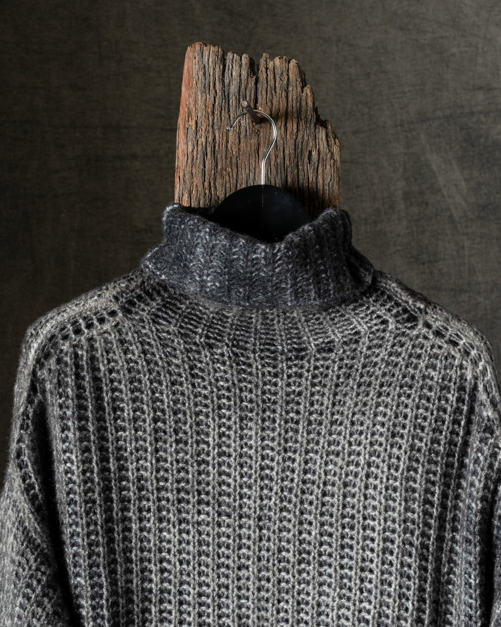 Woman Hand-Painted Corn Cob Stitch High Neck Pullover N/Carruba