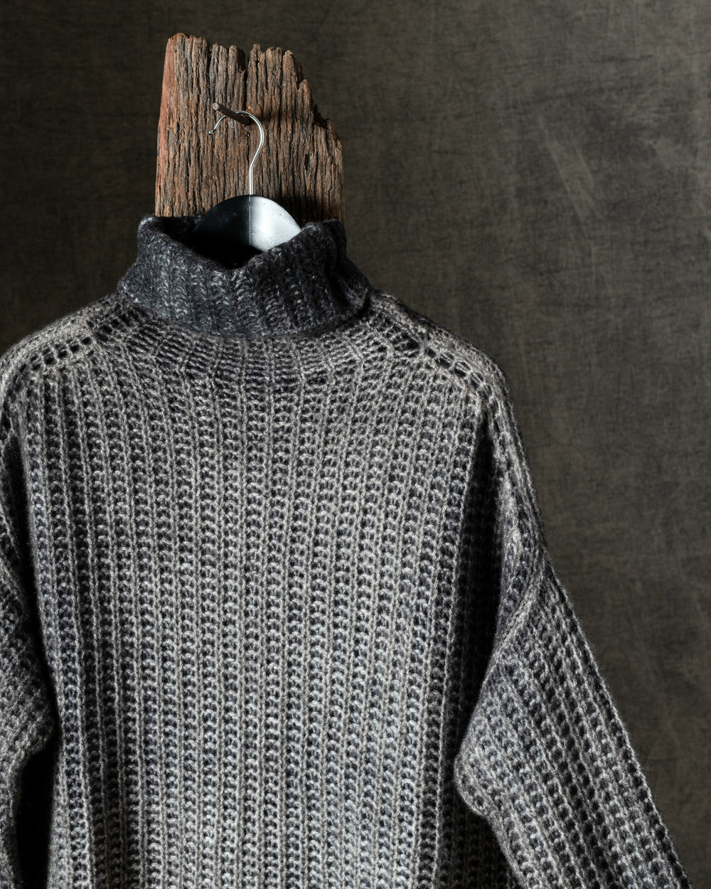 Woman Hand-Painted Corn Cob Stitch High Neck Pullover N/Carruba