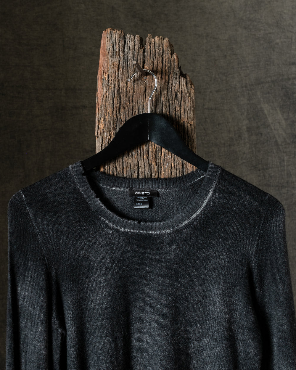 Woman Hand-Painted Reversible Round Neck Pullover w/ Destroyed Edges N/Nero