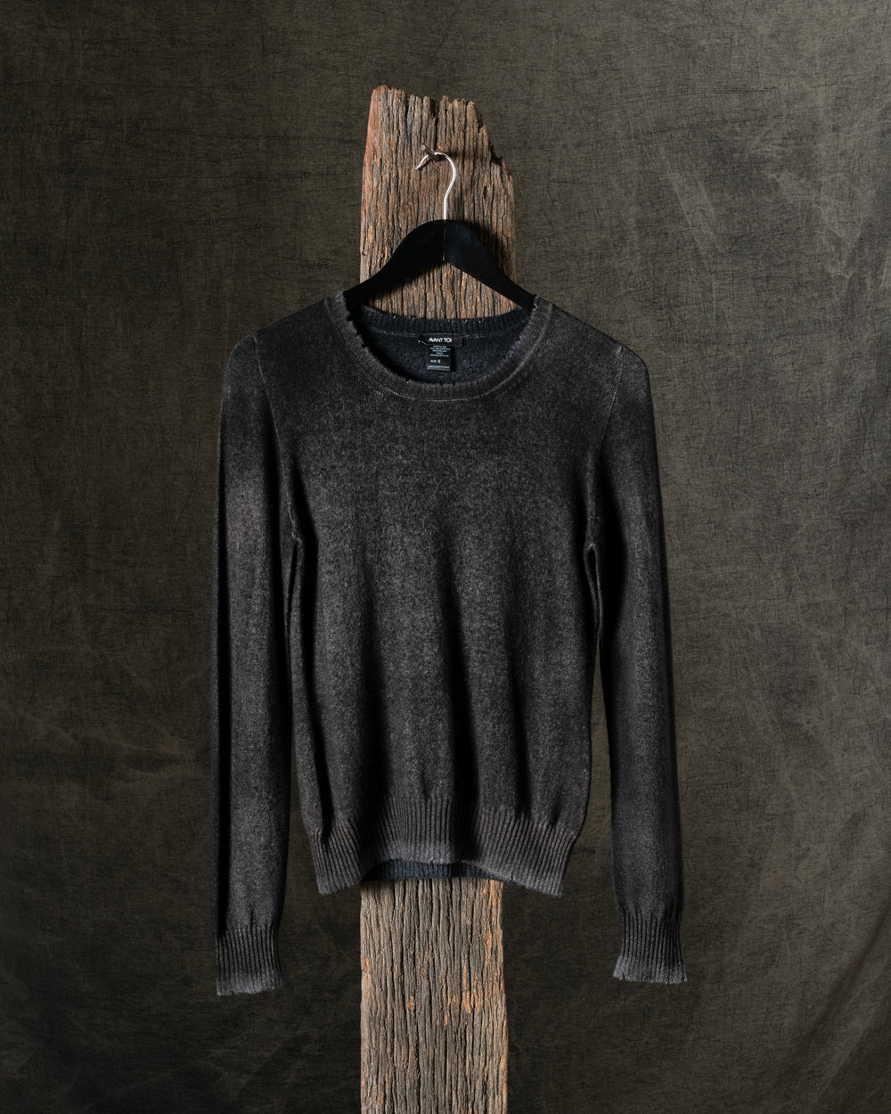 Woman Hand-Painted Reversible Round Neck Pullover w/ Destroyed Edges N/Carruba