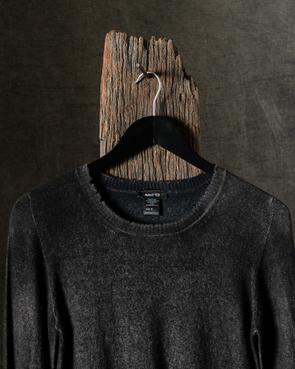 Woman Hand-Painted Reversible Round Neck Pullover w/ Destroyed Edges N/Carruba