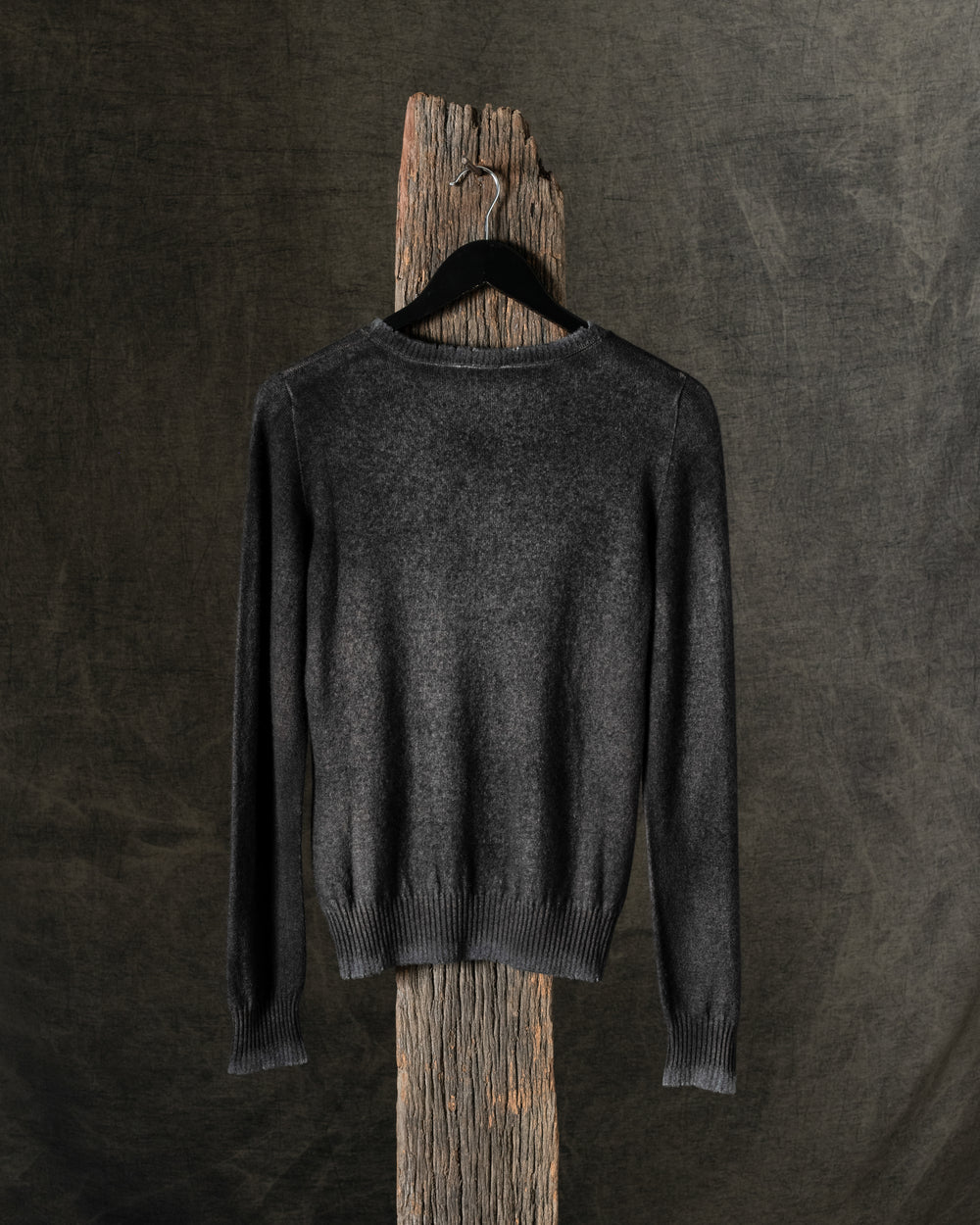 Woman Hand-Painted Reversible Round Neck Pullover w/ Destroyed Edges N/Carruba