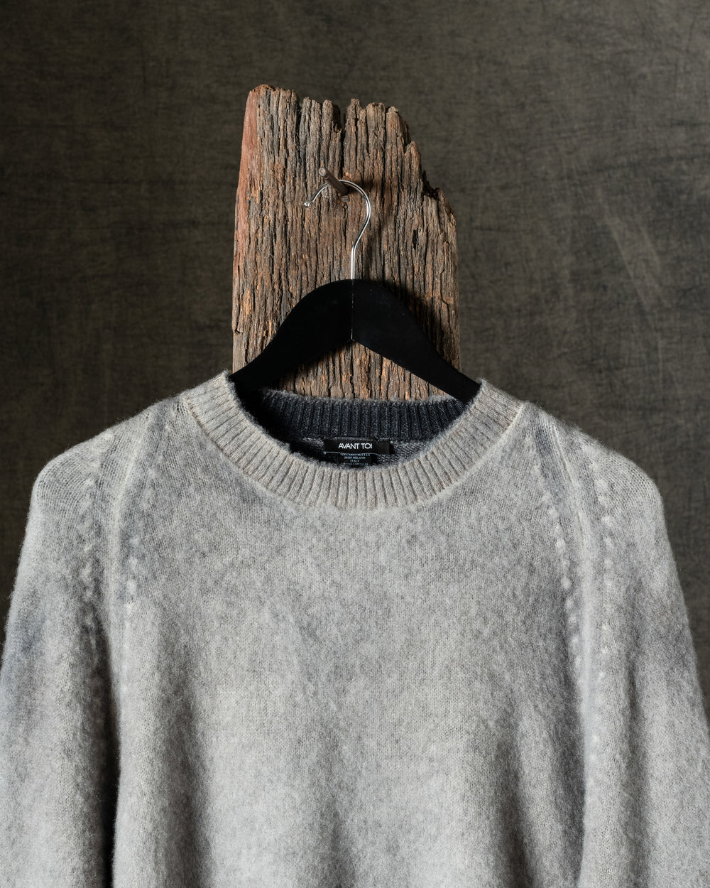 Man Hand Painted Brushed Cashmere Round Neck Pullover w/ Raglan Sleeves N/Taupe
