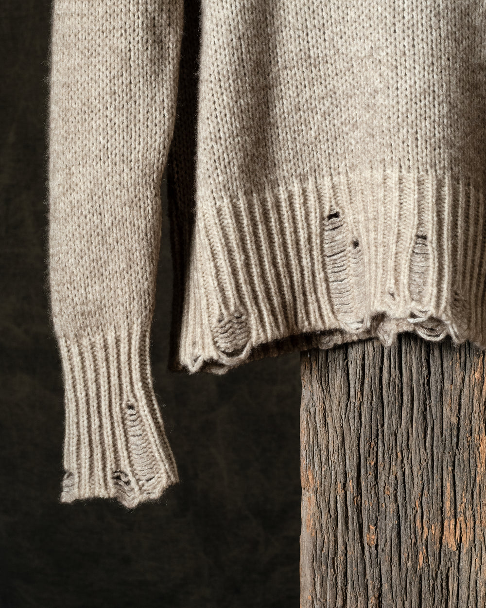 Woman Hand-Painted Round Neck Pullover w/ Destroyed Edges Taupe