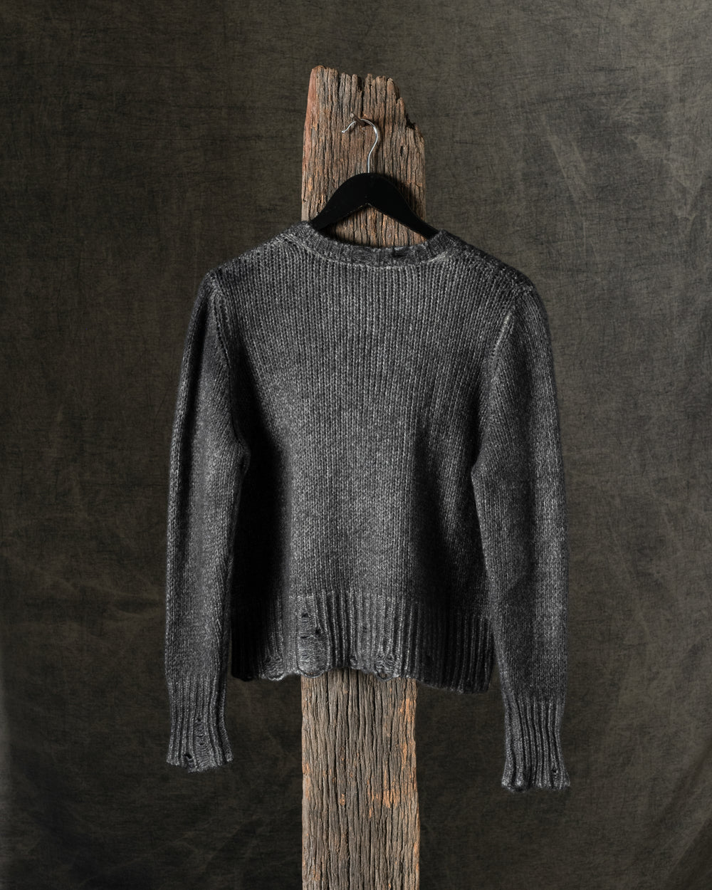 Woman Hand-Painted Round Neck Pullover w/ Destroyed Edges N/Carruba