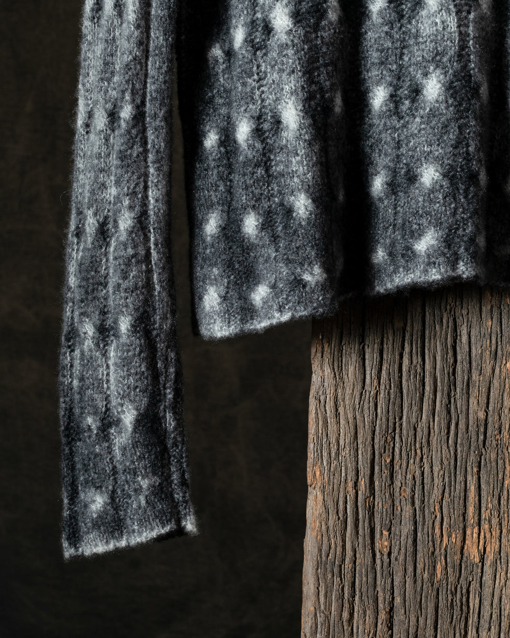 Woman Hand-Painted Braided Round Neck Cashmere and Silk Pullover Husky