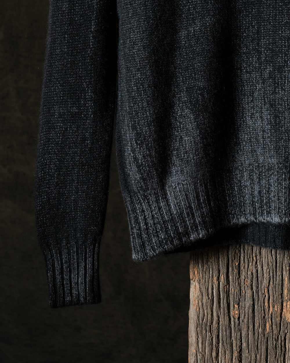 Man Tonal Effect Cashmere Off Gauge Round Neck Pullover Nero