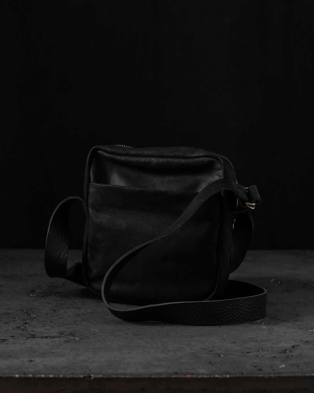 Daren GR Bag Black Reverse Leather