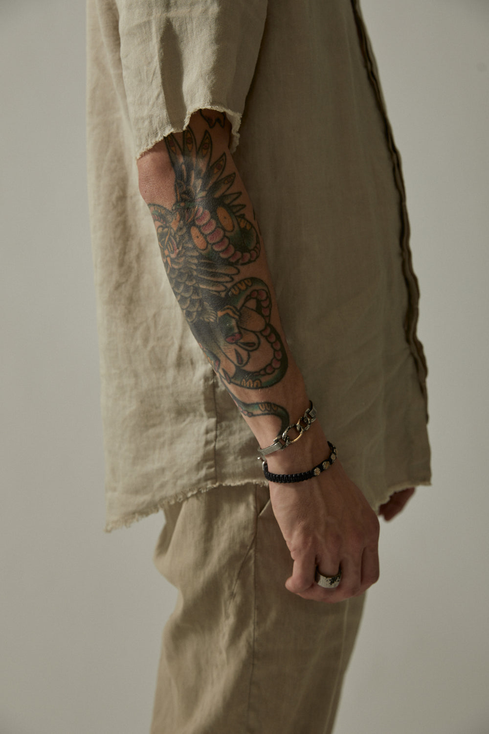 Short Sleeve Korean Neck Shirt Raw Edge Sand