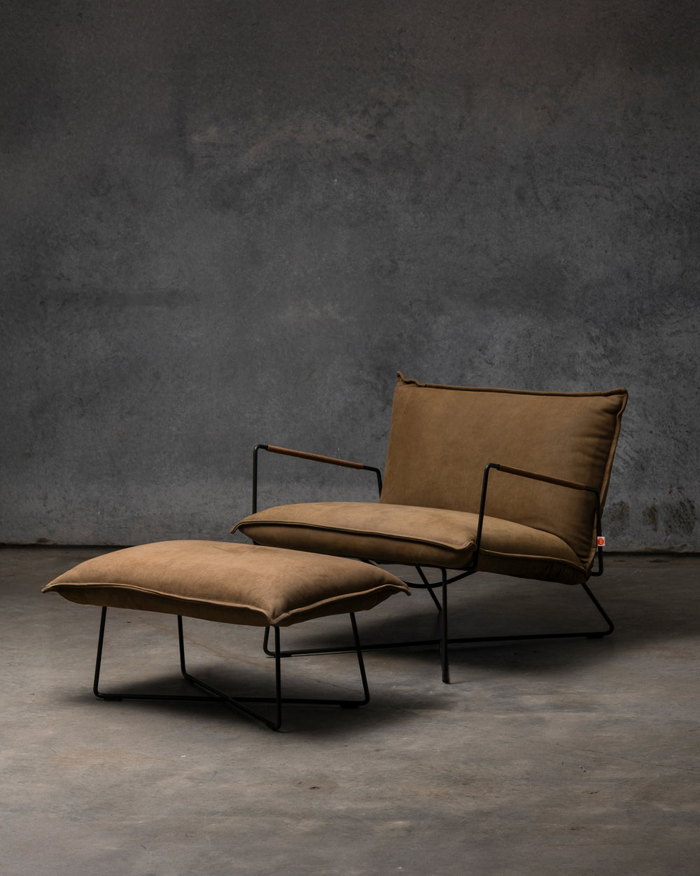 Earl Chair Old Glory Frame - Aurula Bisque