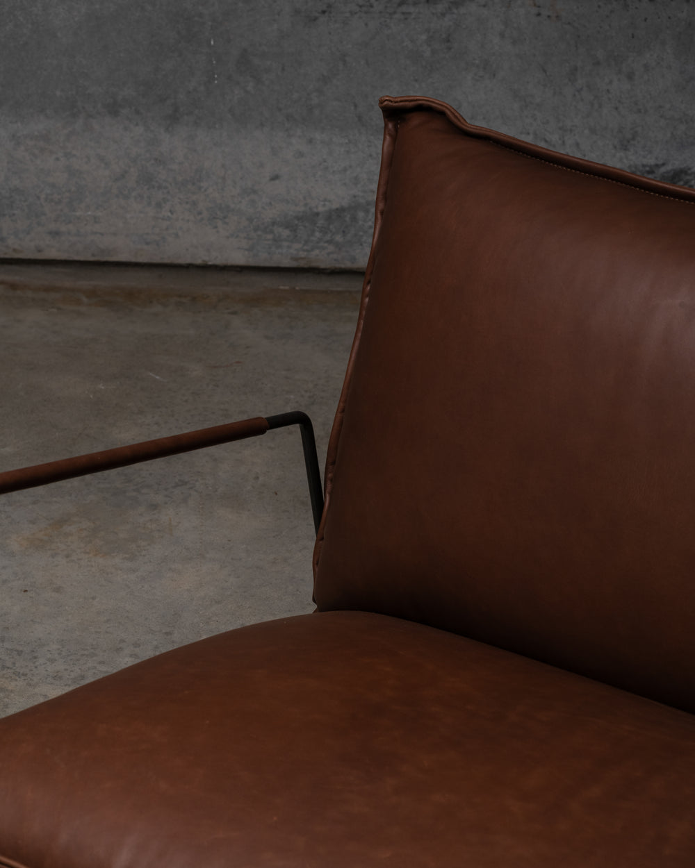 Earl Chair Old Glory Frame - Luxor Fango