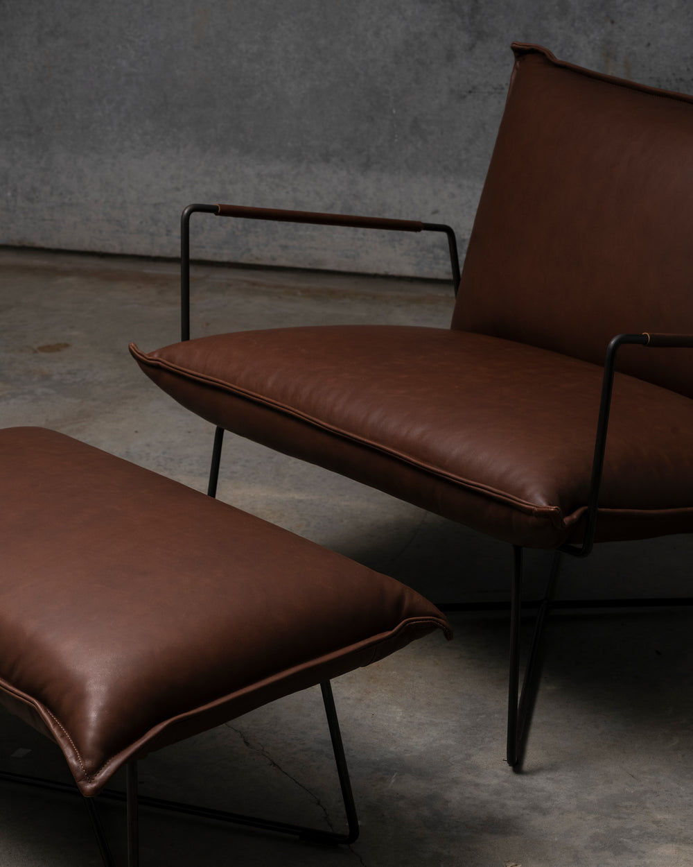 Earl Chair Old Glory Frame - Luxor Fango