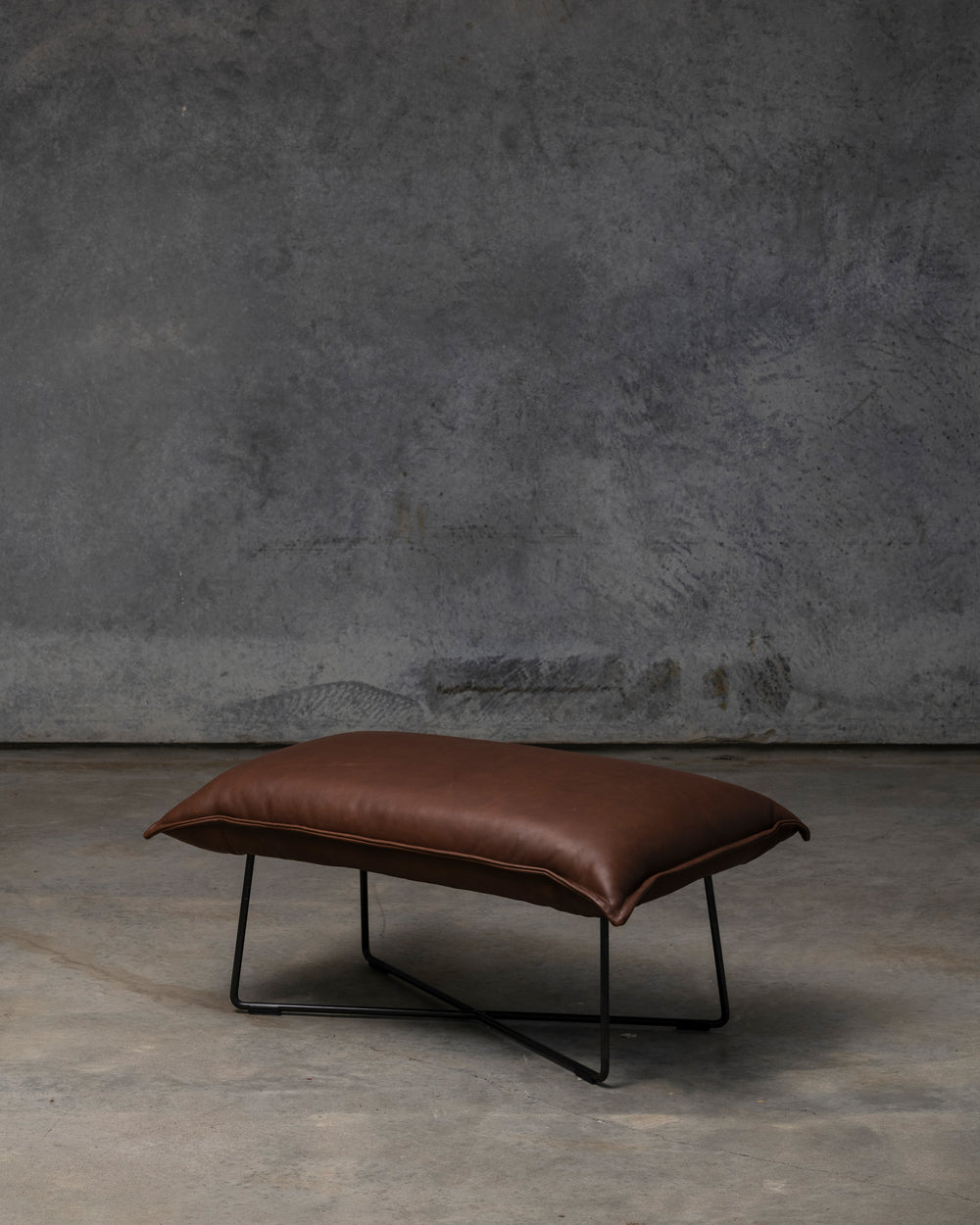 Earl Foot Stool Old Glory Frame - Luxor Fango