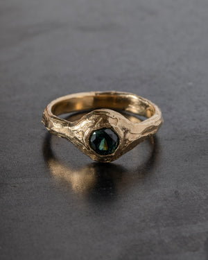 Pool of Reflection Ring Gold w/ Blue Sapphire