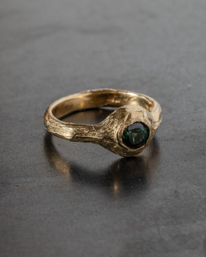 Pool of Reflection Ring Gold w/ Blue Sapphire