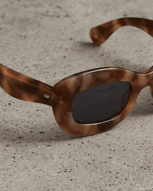 Dolores Sun Ember Tortoise / Blue Smoke Lens