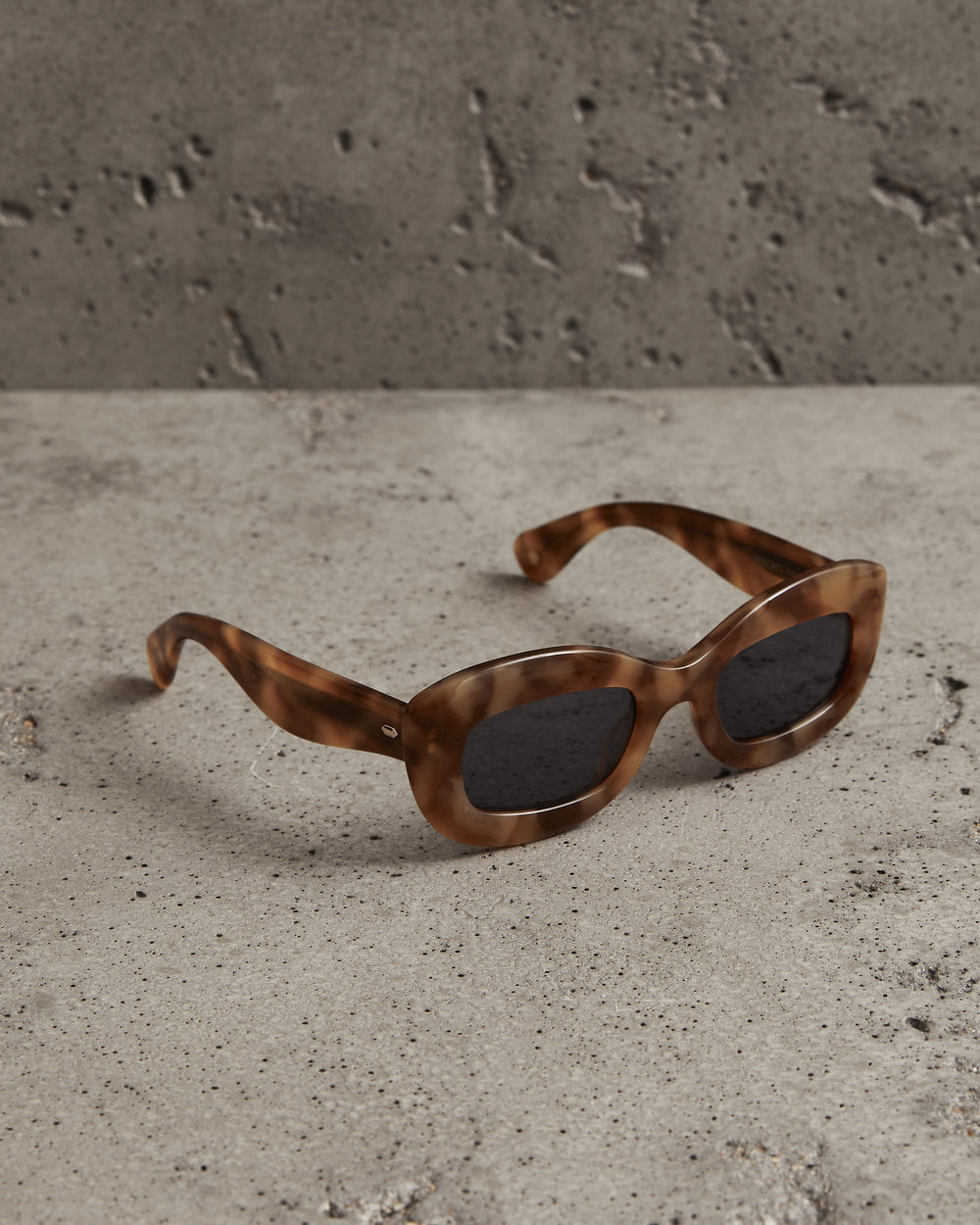 Dolores Sun Ember Tortoise / Blue Smoke Lens