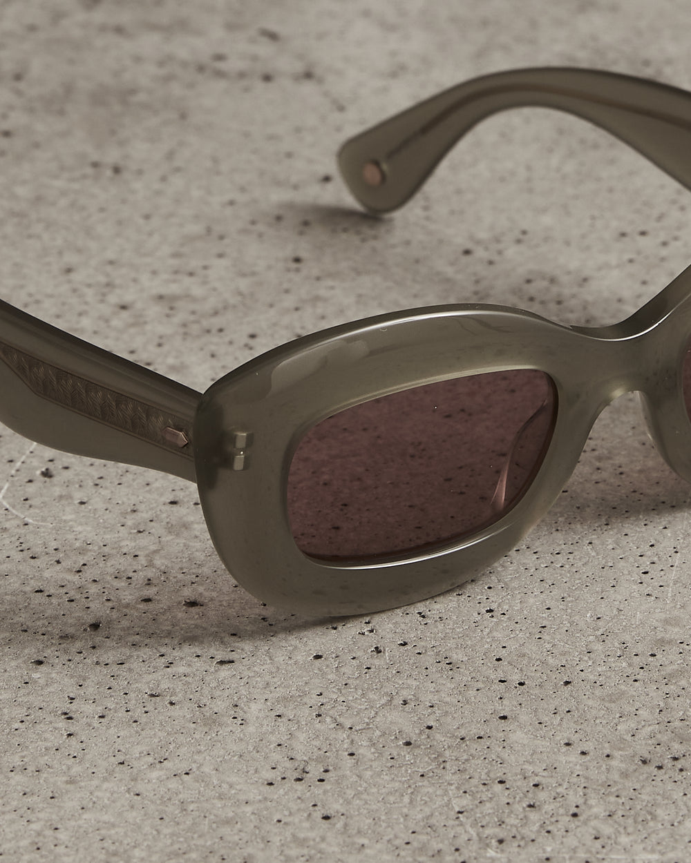 Dolores Sun Sea Glass / Bordeaux Lens