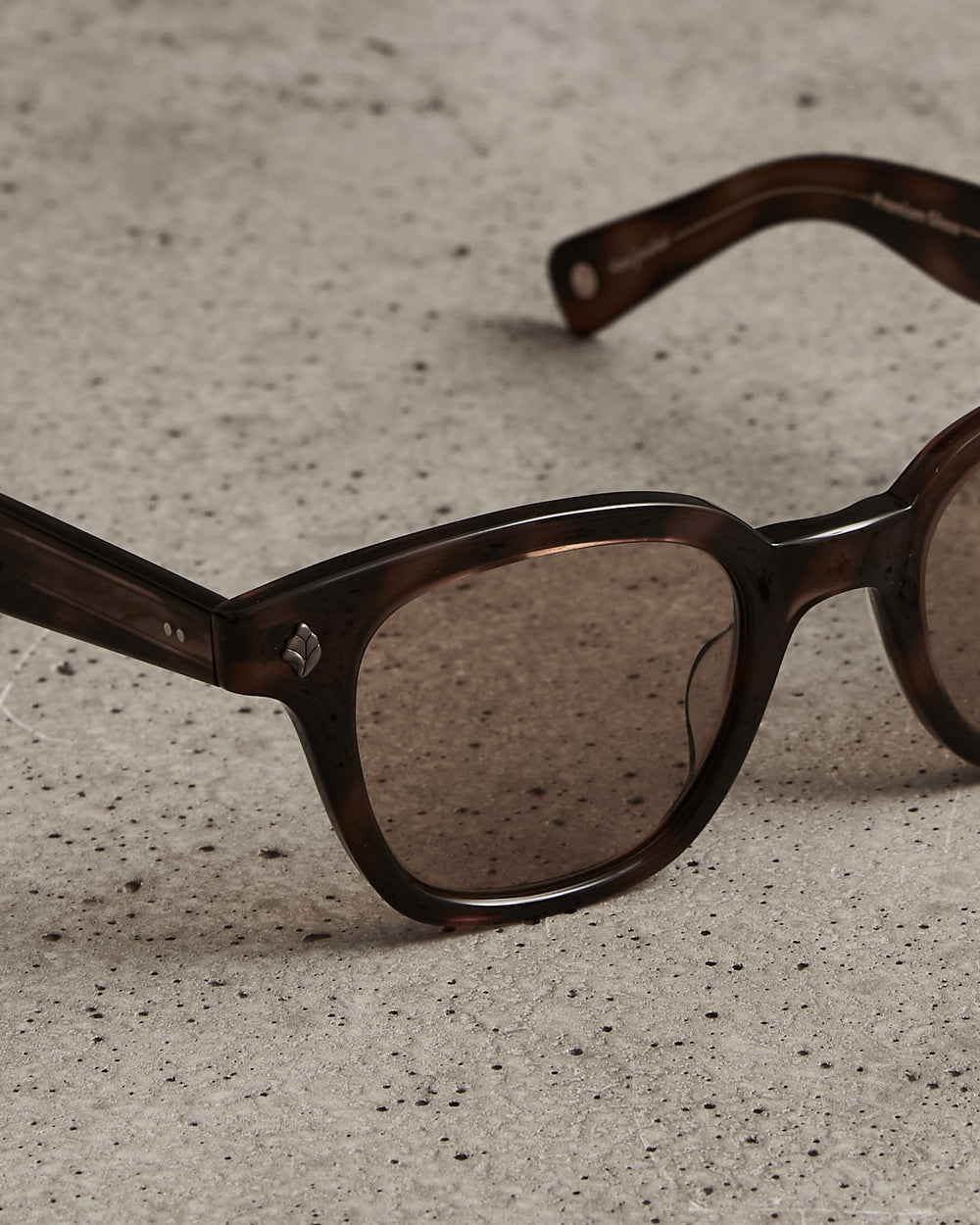 Naples Sun Spotted Brown Tortoise / Pure Maple Lens