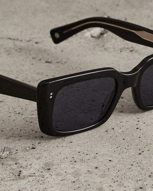 GL 3030 Sun Black / Semi Flat Navy Lens