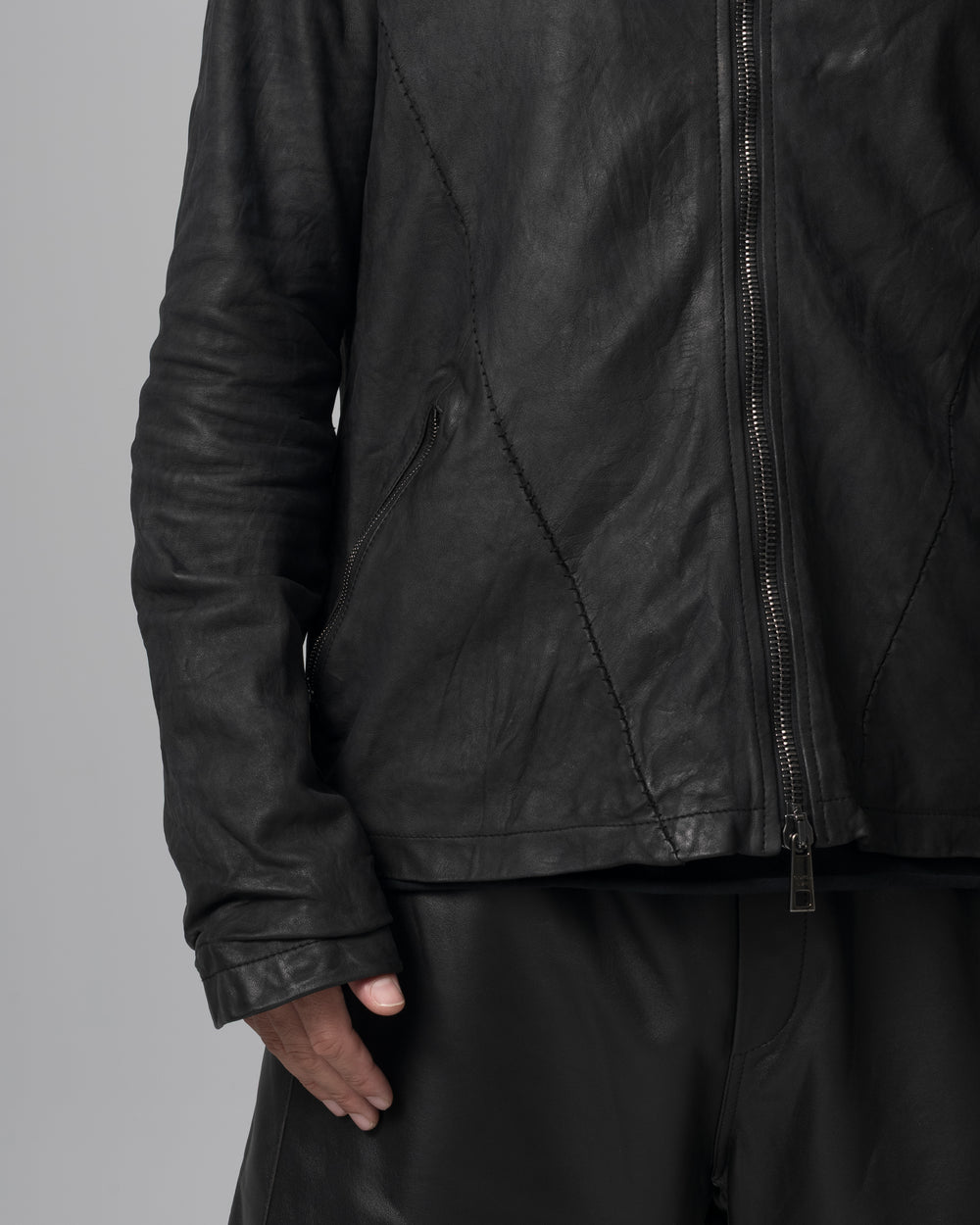 Hooded Leather Jacket Nero GU26S10090VBRUSH