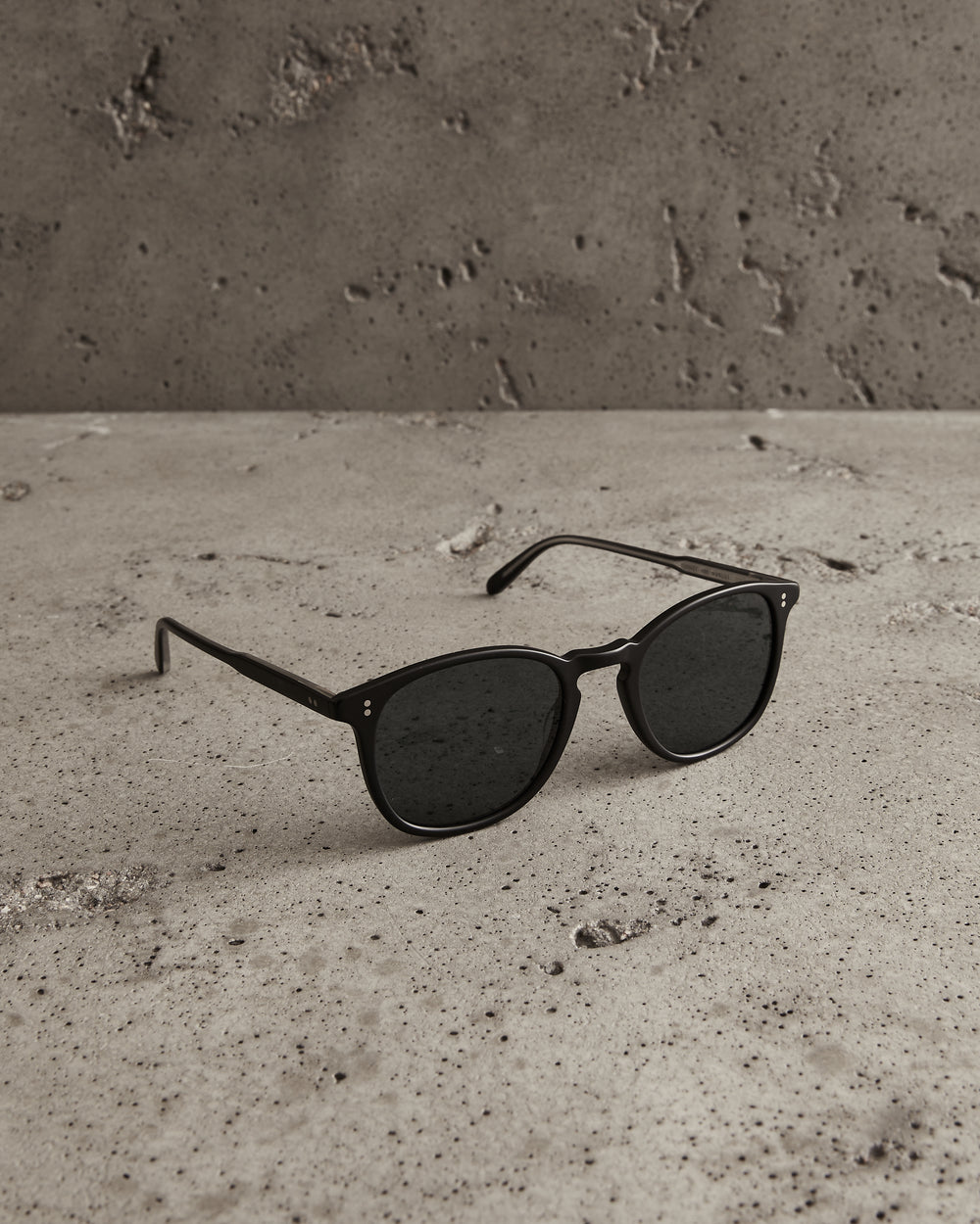 Kinney Sun Matte Black / Semi Flat Blue Smoke Lens