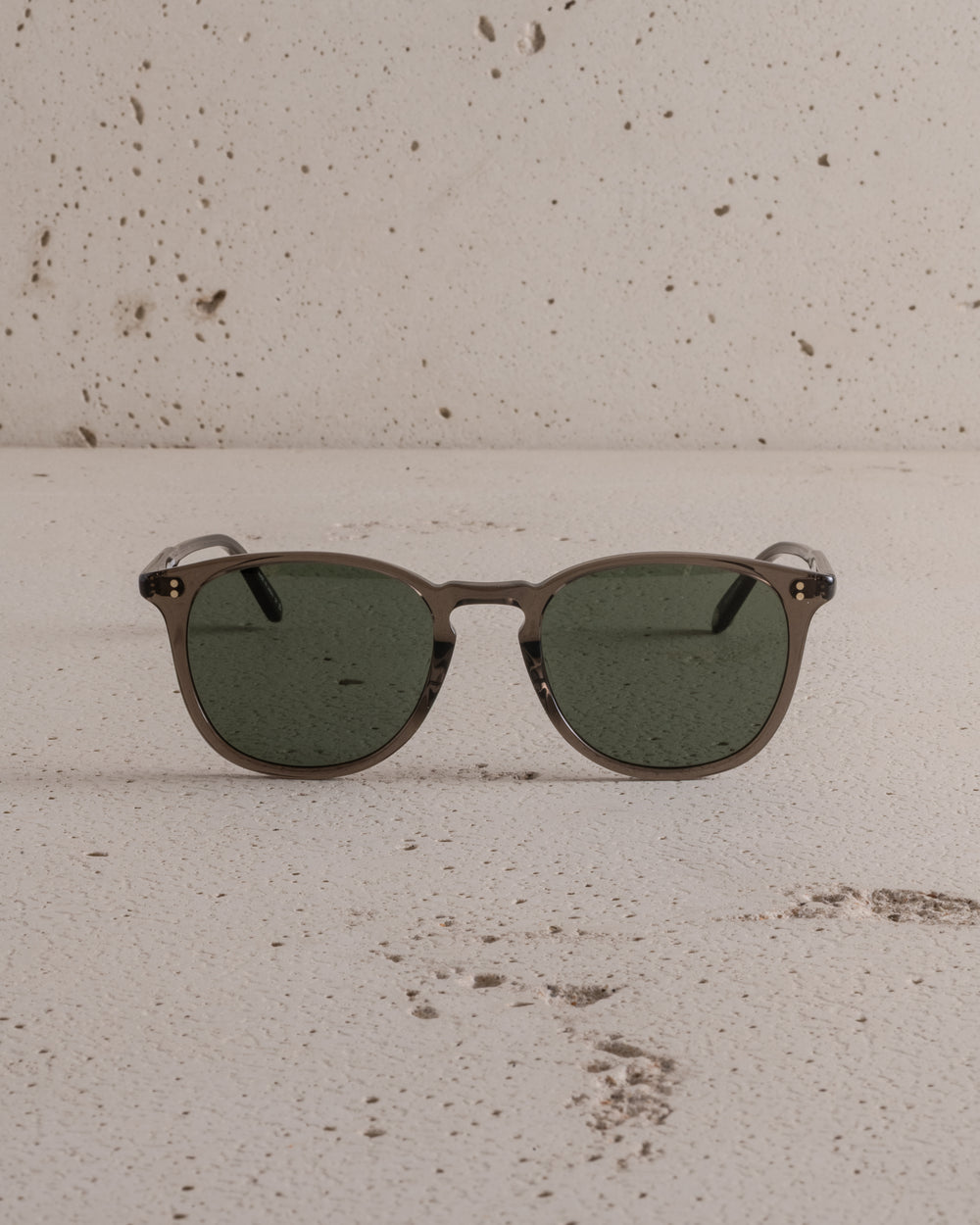 Kinney Sun Black Glass / Semi-Flat Pure G15