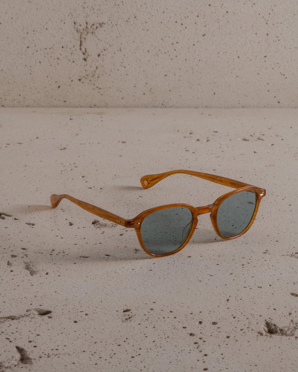 Gilbert Sun Butterscotch / Pure Blue