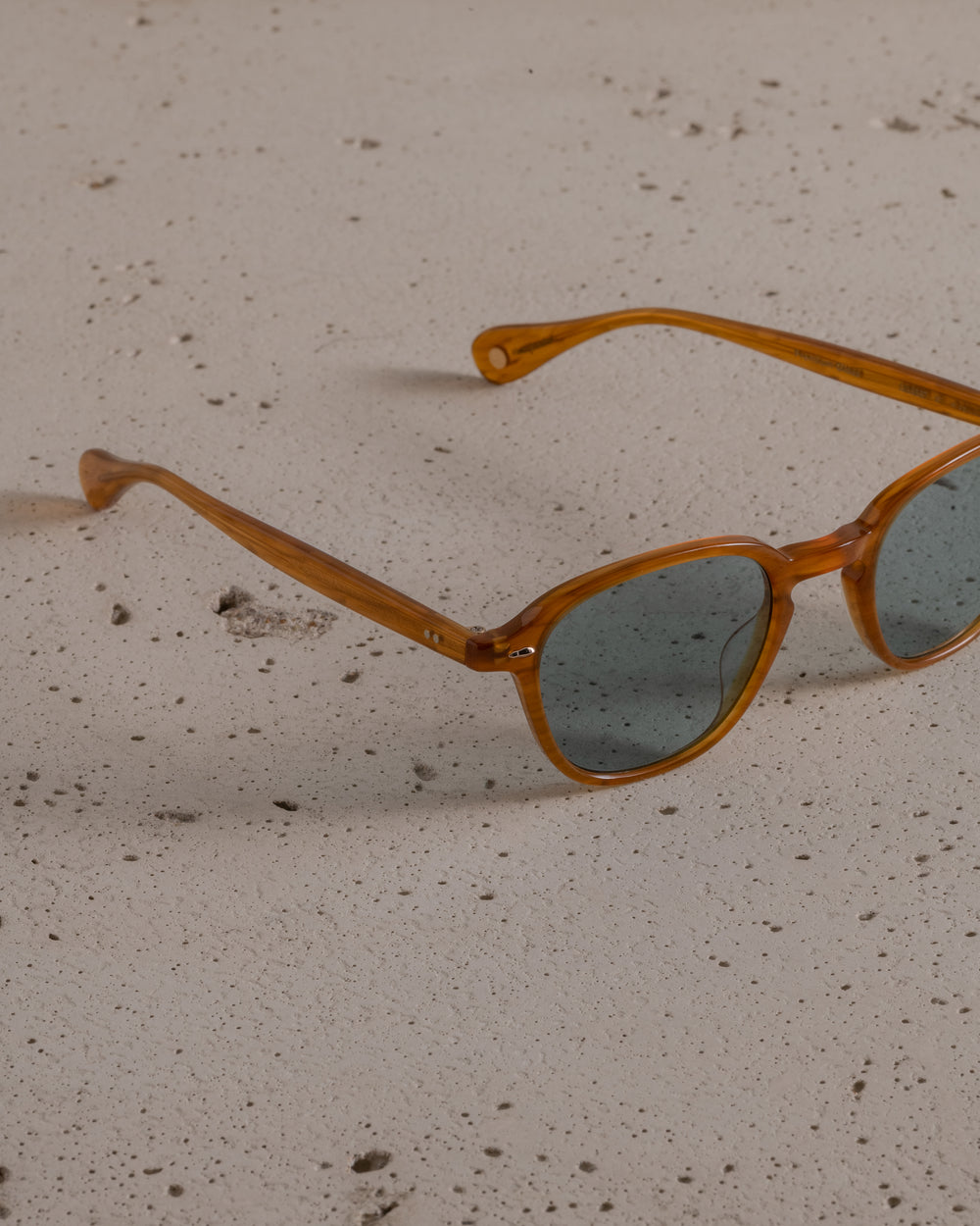 Gilbert Sun Butterscotch / Pure Blue