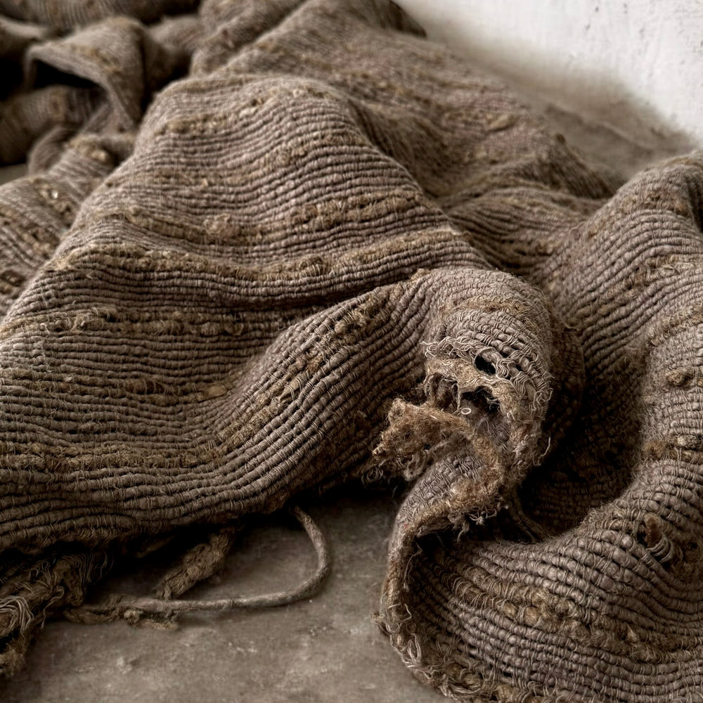 Bed Runner / Throw Nomad Silk Ash Brown