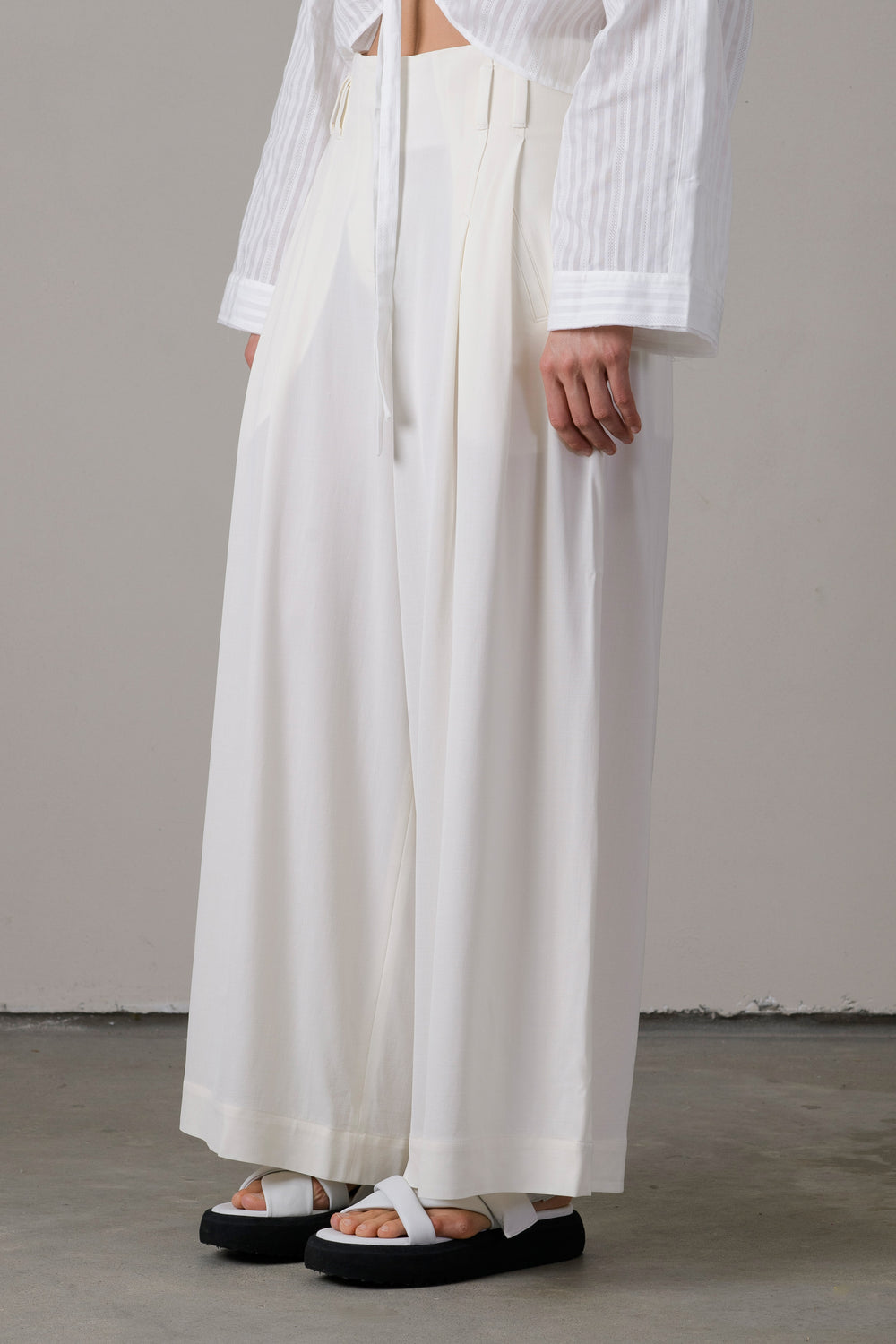 Wool Viscose Wide Cropped Pants White