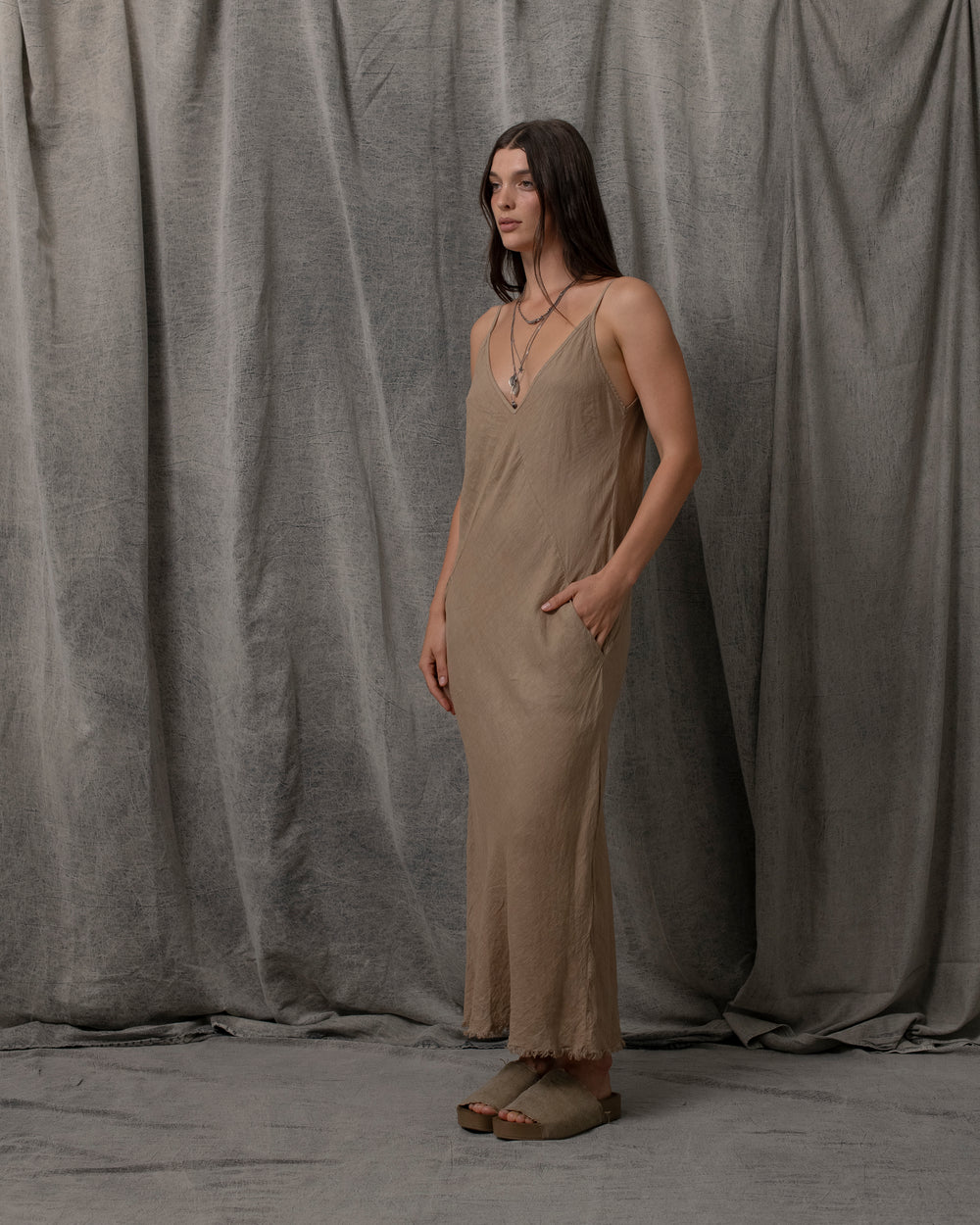 Sia Dress Linen Antique Gold