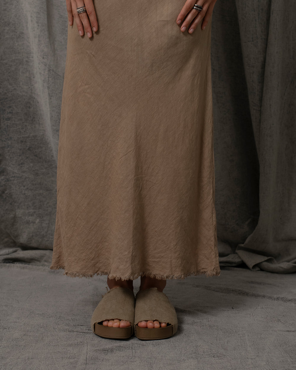 Sia Dress Linen Antique Gold